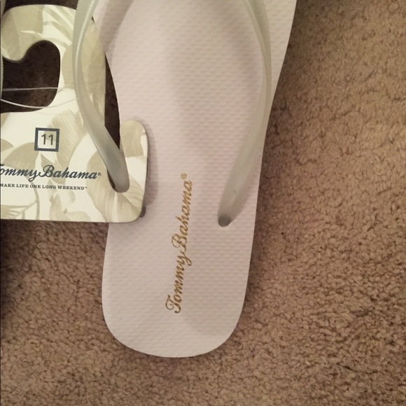 🆕 Tommy Bahama Whykiki Solid Flip Flop - Picture 8 of 8